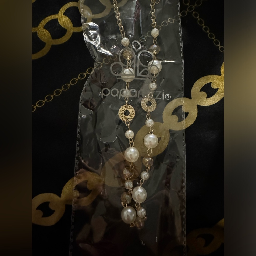 Paparazzi ⭐️ Traditional Transcendence Gold Necklace and earrings
